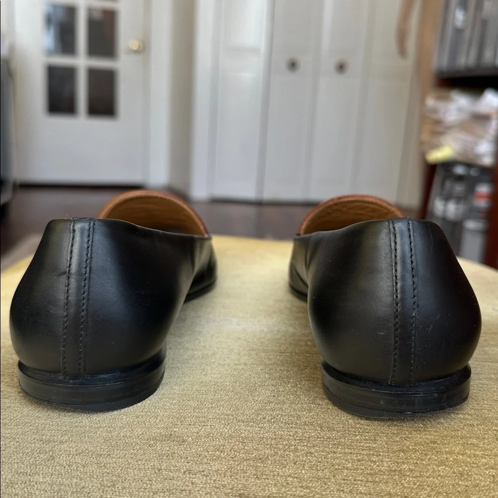 Everlane The Modern Point Loafers in a black and brown two-tone leather Size 7